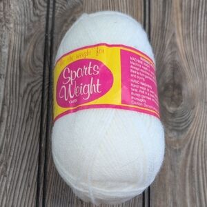 Sports Weight White Yarn
